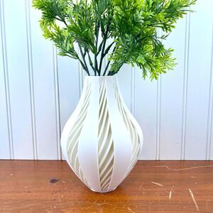 Modern Flower Vase, The Yorio Vase, Multiple Colors